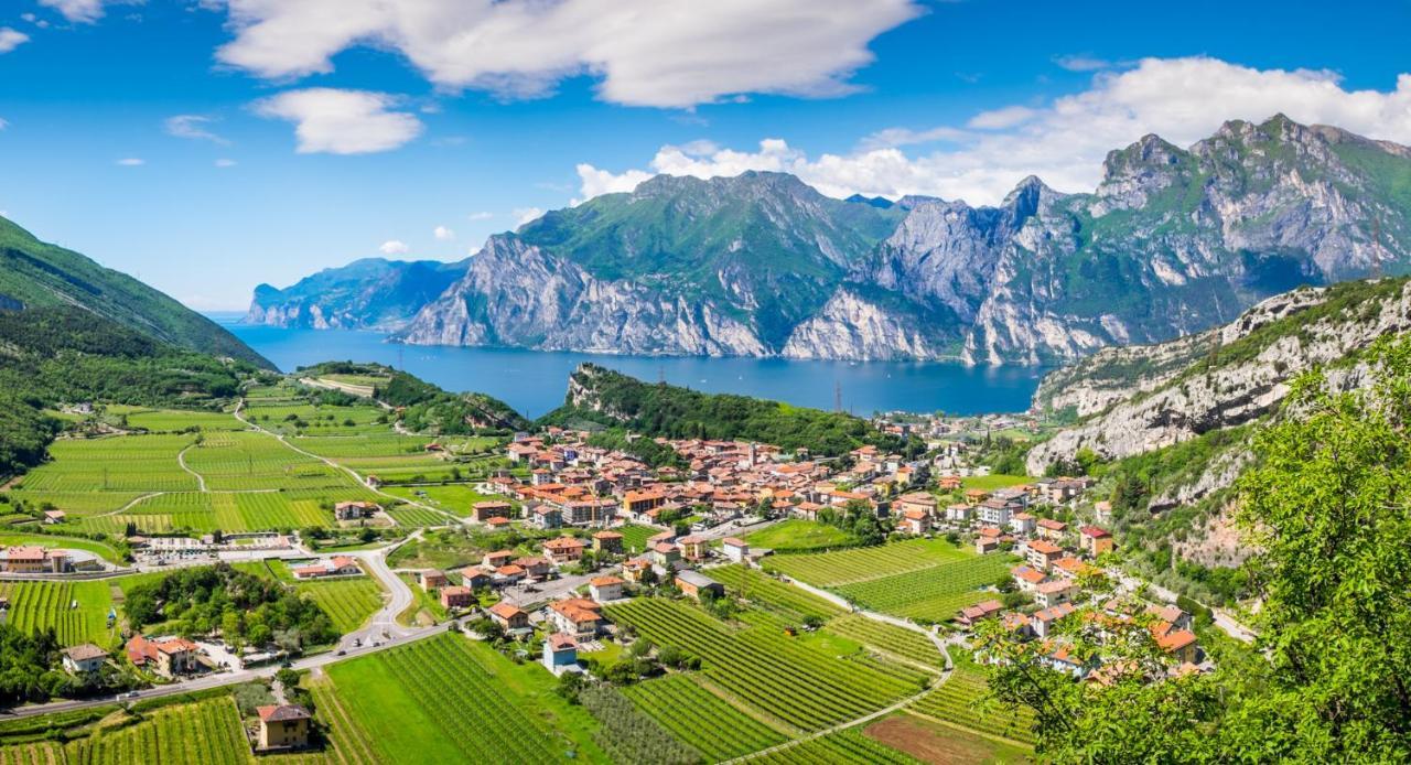 Hotel Continental - Tonelli Hotels Torbole Sul Garda Dış mekan fotoğraf